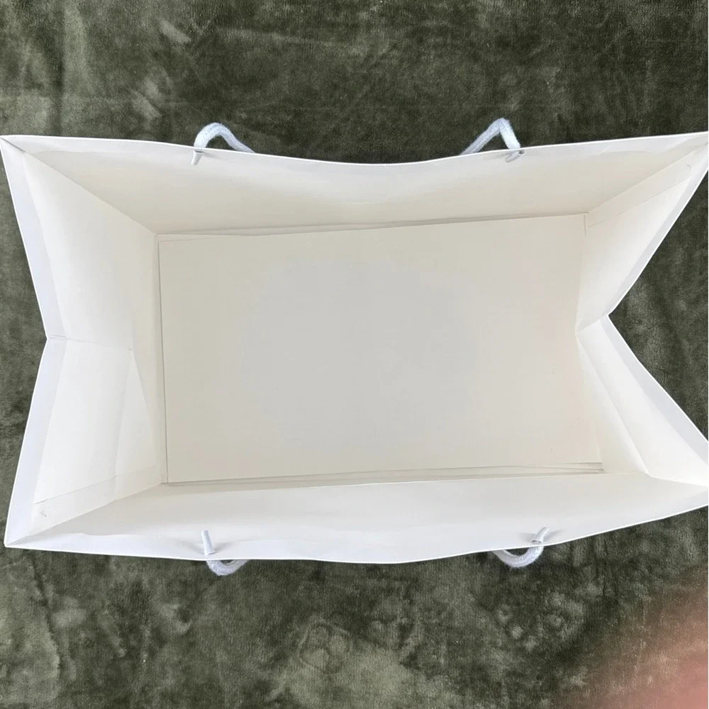 Olivia's‎ Boutique Luxury White Paper Shopping Bag with Rope Handles Large